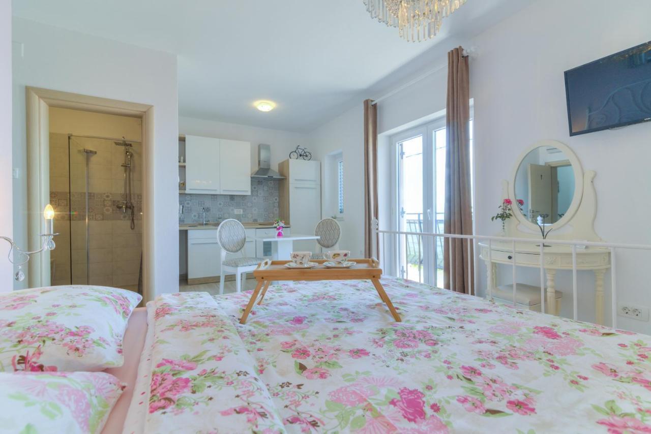 Apartments Jo Senj  Ngoại thất bức ảnh